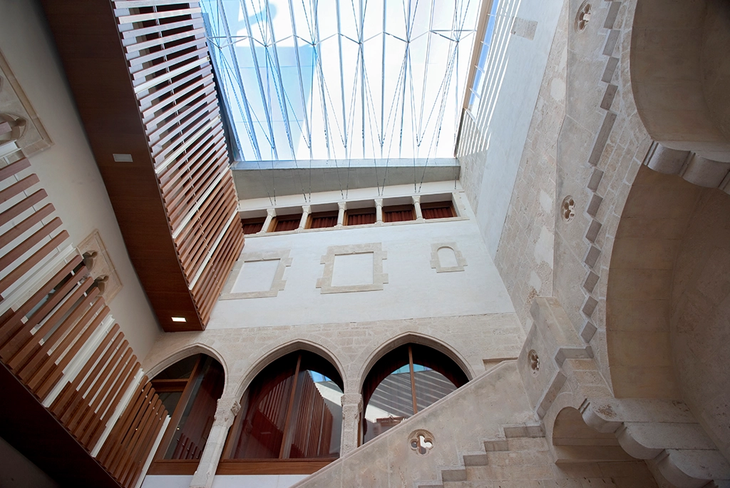 Architecture intérieure du musée Vinseum en Catalogne (Espagne)